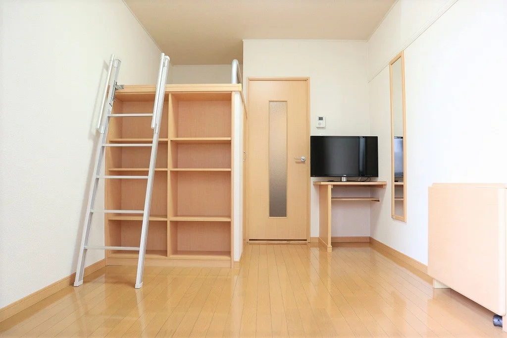 備品は部屋毎に異なります。１Ｆのみフローリング