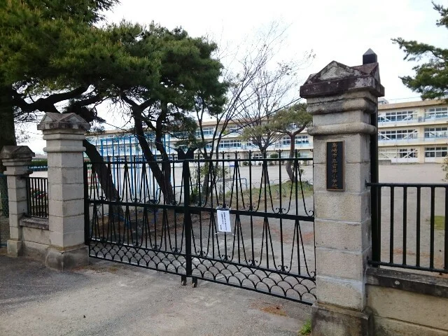 高崎市立吉井小学校まで350m