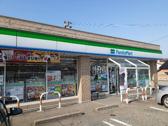 ファミリーマート富山向新庄店まで450m