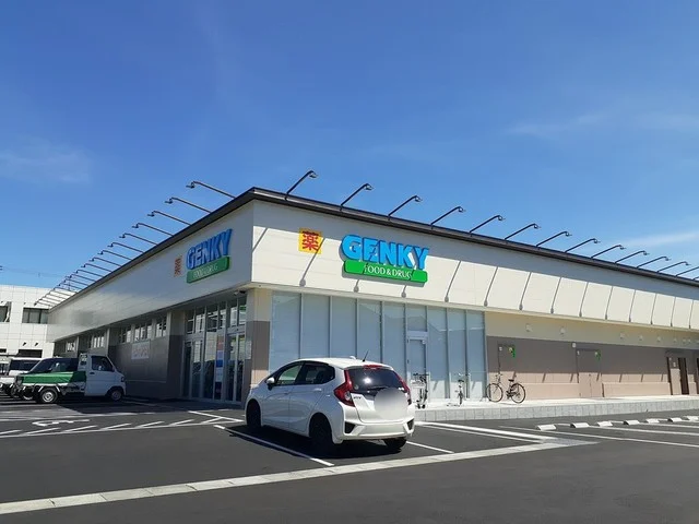ゲンキー川瀬馬場店様まで350m