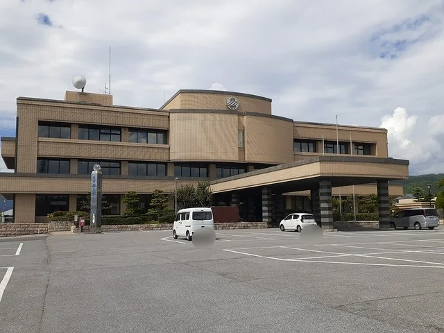 長浜市役所　浅井支店まで940m