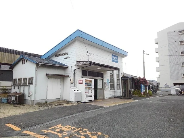 綾羅木駅まで1300m