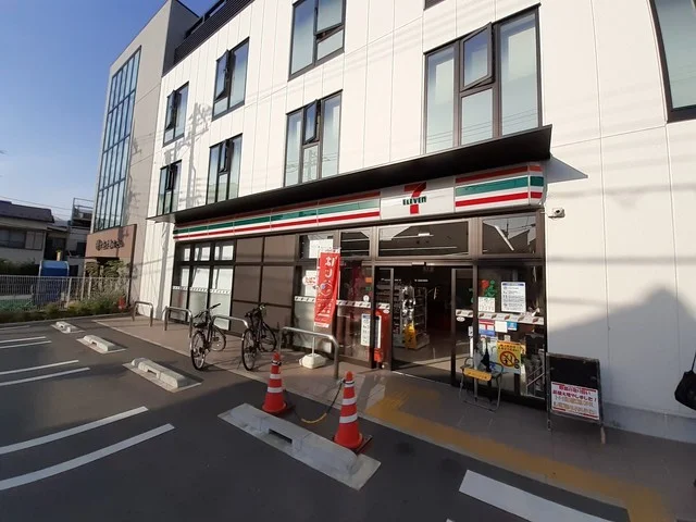 セブンイレブンまで201m