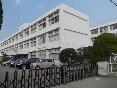 松茂小学校まで1400m