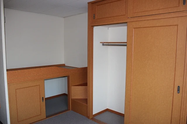 収納付きベット・クローゼット