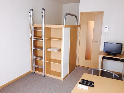ハイベッドタイプのお部屋です