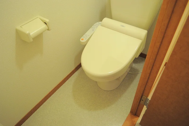 温水洗浄便座付きトイレ