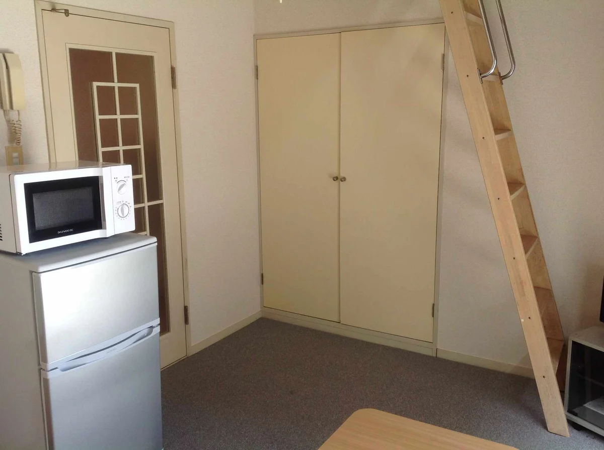 家具付き部屋の写真です