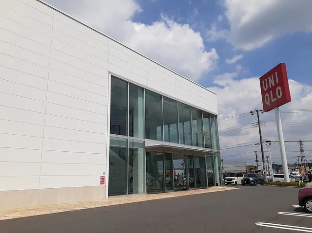 ユニクロ 成田店まで1100m