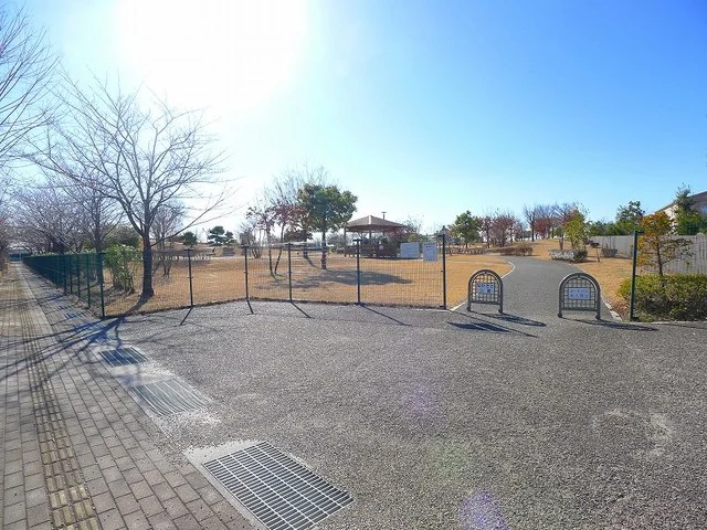 なかさと公園まで2100m