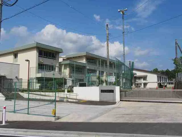 藤野小学校まで370m