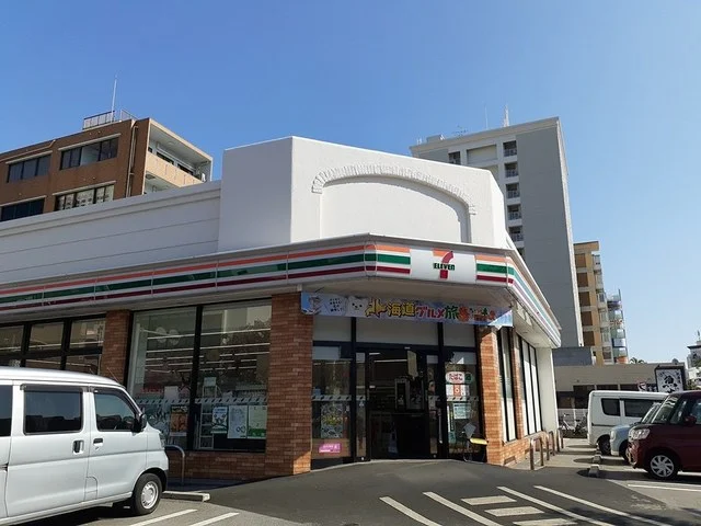 セブンイレブン那覇新都心店まで212m