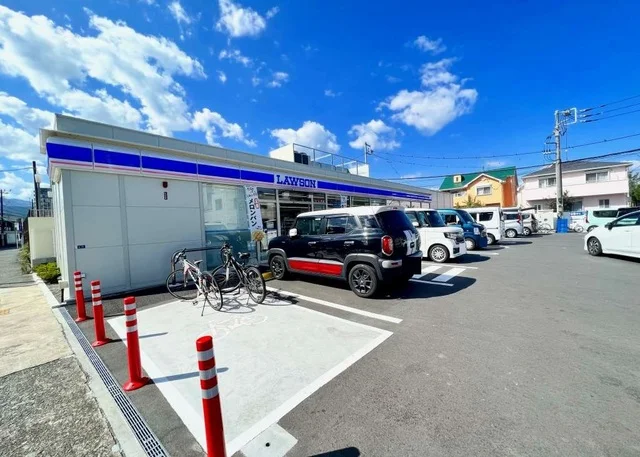 ローソン栄町４丁目店まで40m