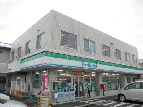 ファミリーマート 新田塚店まで550m