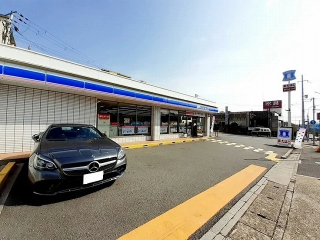 ローソン白川ランプ前店まで1000m