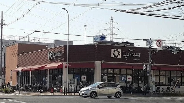 イズミヤ様まで700m