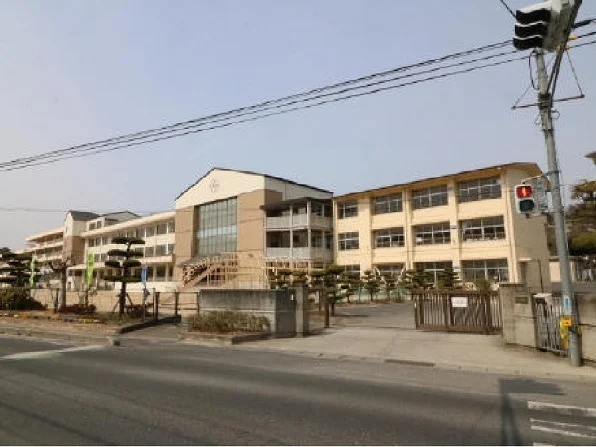 倉敷市立中庄小学校まで900m