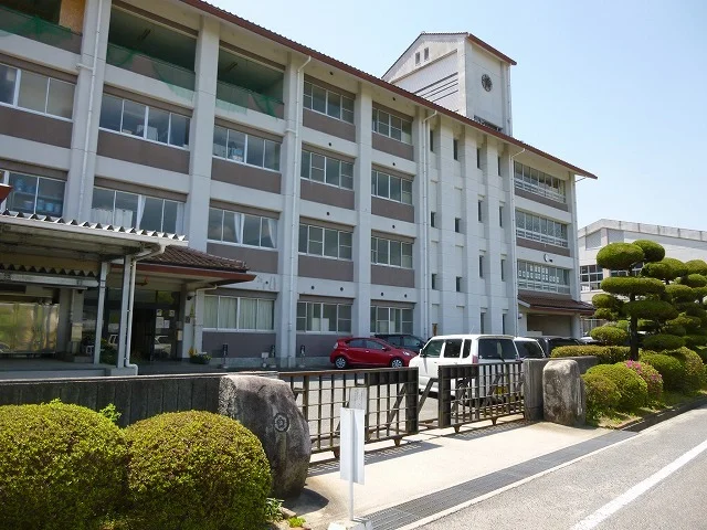 高屋東小学校まで550m