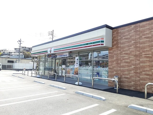 セブンイレブンまで1200m