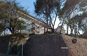 岩瀬中学校まで1110m