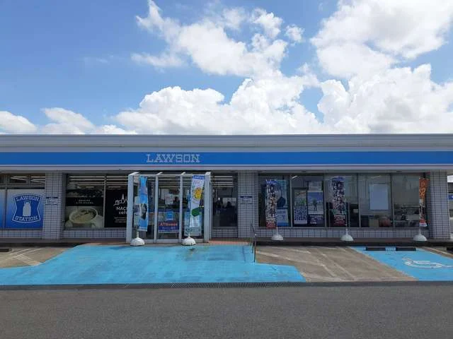 ローソン鶴岡伊勢原町店まで117m