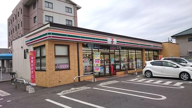 セブンイレブンまで1000m