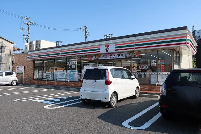 セブンイレブンまで750m