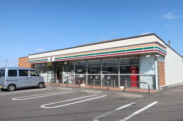 セブンイレブンまで400m