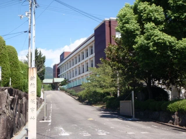 三豊市立上高瀬小学校まで2200m