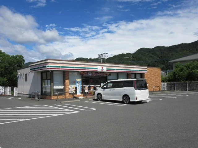 セブンイレブン　八代本野町店まで750m