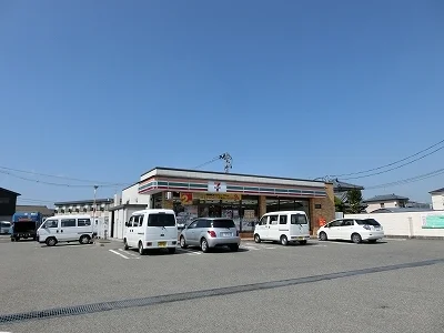 セブンイレブン曽川店まで650m