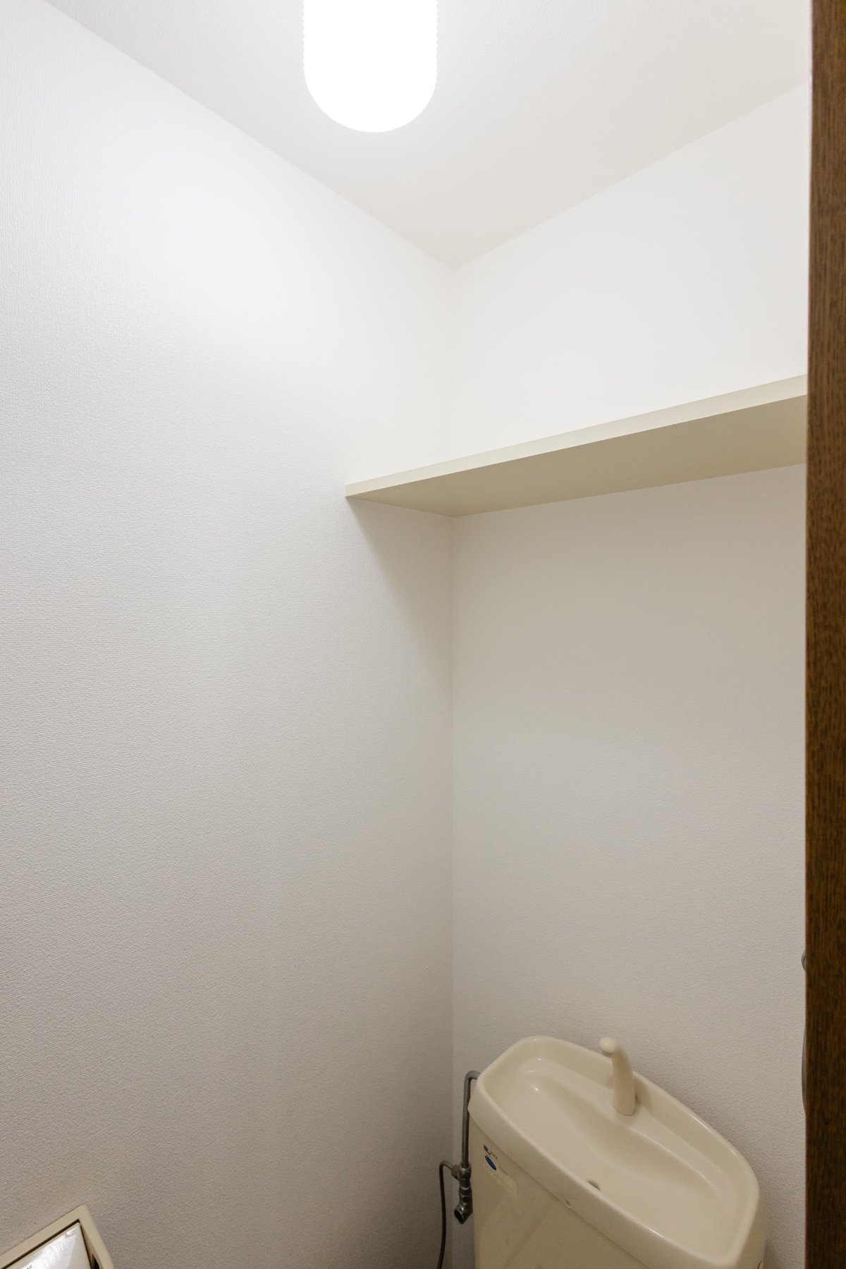 トイレ内収納棚あります