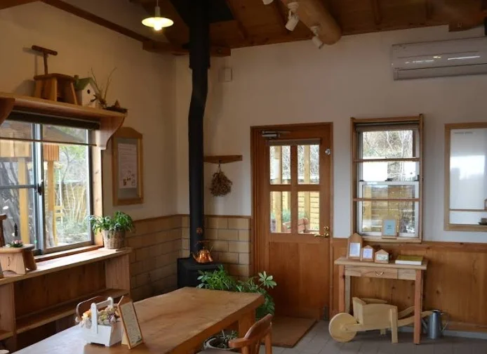 cafe & craft 風のテラスまで車8分