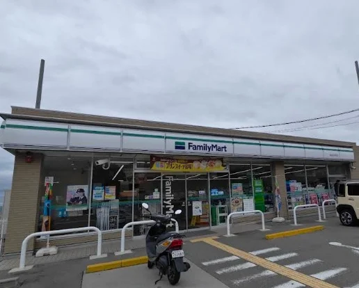 ファミリーマート 奈良古市町店まで車3分