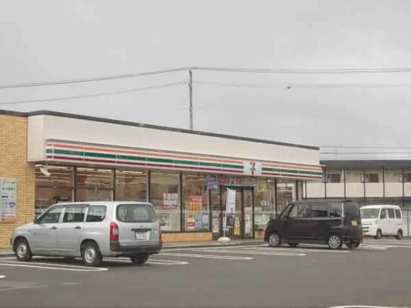 セブンイレブンまで550m