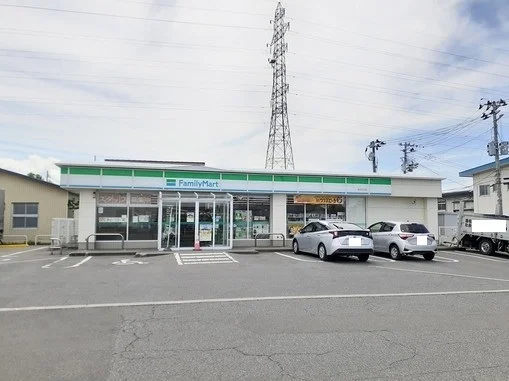 ファミリーマート花沢店まで1800m
