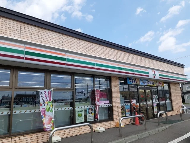 セブンイレブン東旭川店まで800m