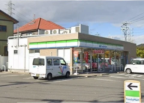 ファミリーマート一ツ木町７丁目まで500m