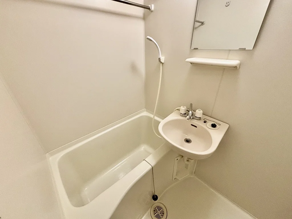 設備・仕様は号室により異なる為、現況を優先いたします。