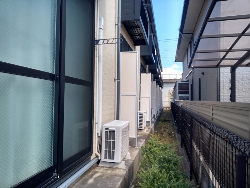 スペース　窓先