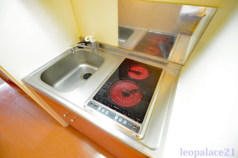 電気コンロのキッチンです