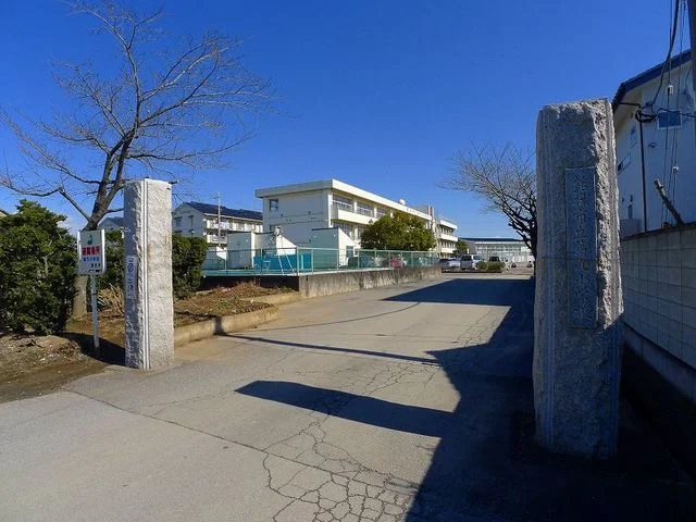 館林市立第九小学校まで1000m