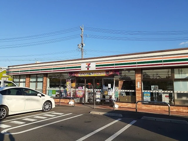 セブンイレブン半田成岩本町店まで167m
