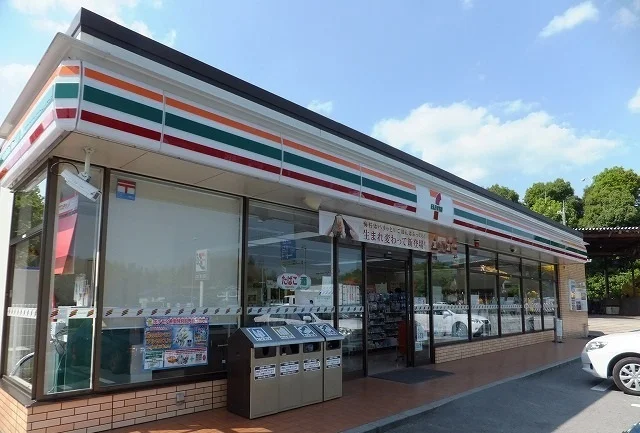 セブンイレブンまで400m