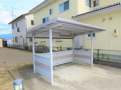 屋根付き駐輪場あり