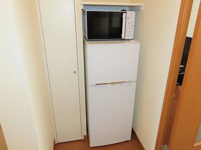 電子レンジ、冷蔵庫完備