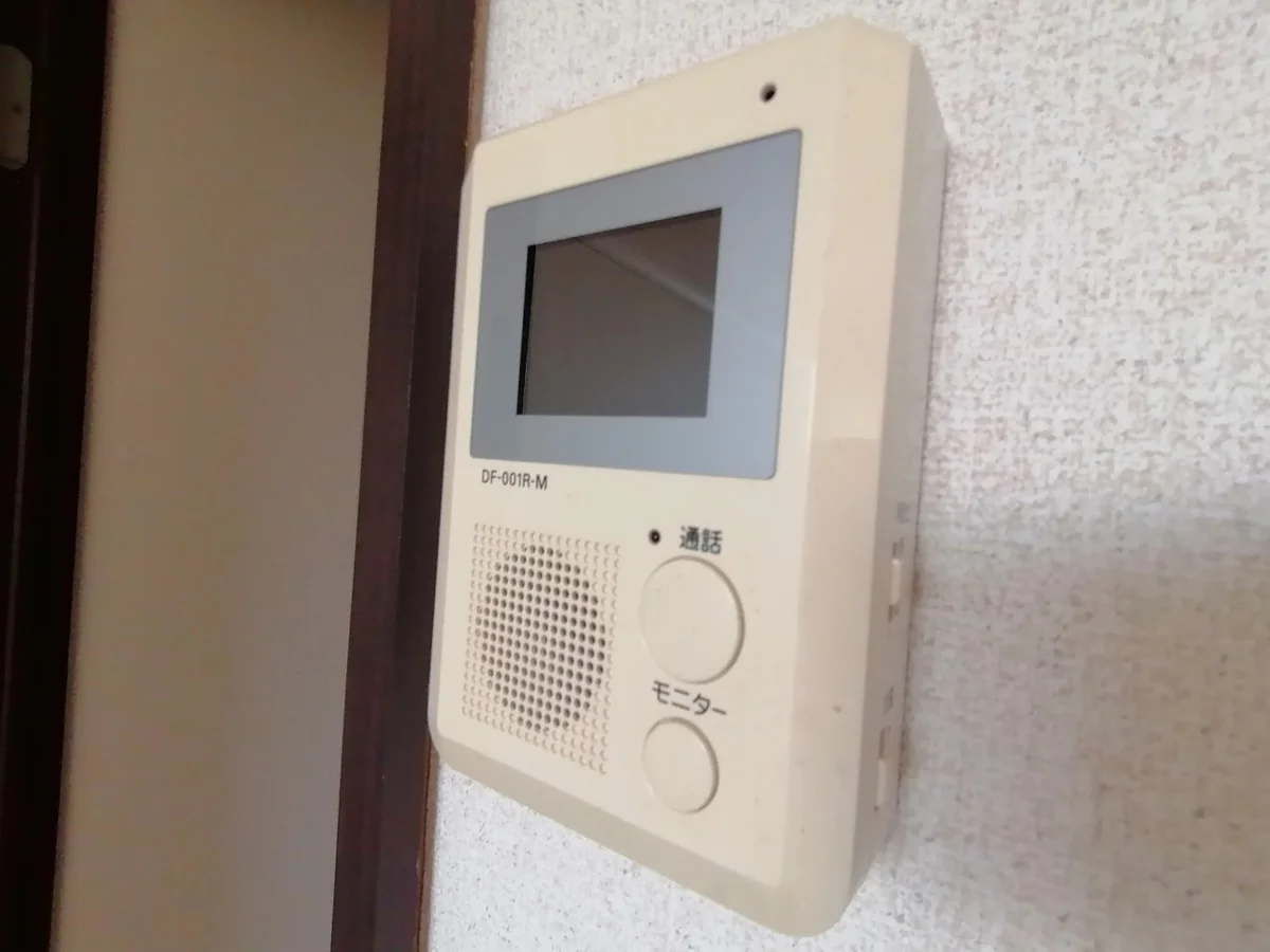 モニター付きインターフォンで安心です。