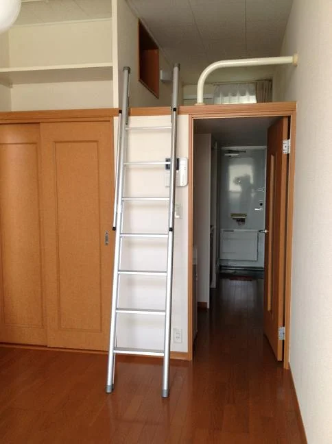 1Fはフローリング、2Fは絨毯になります。