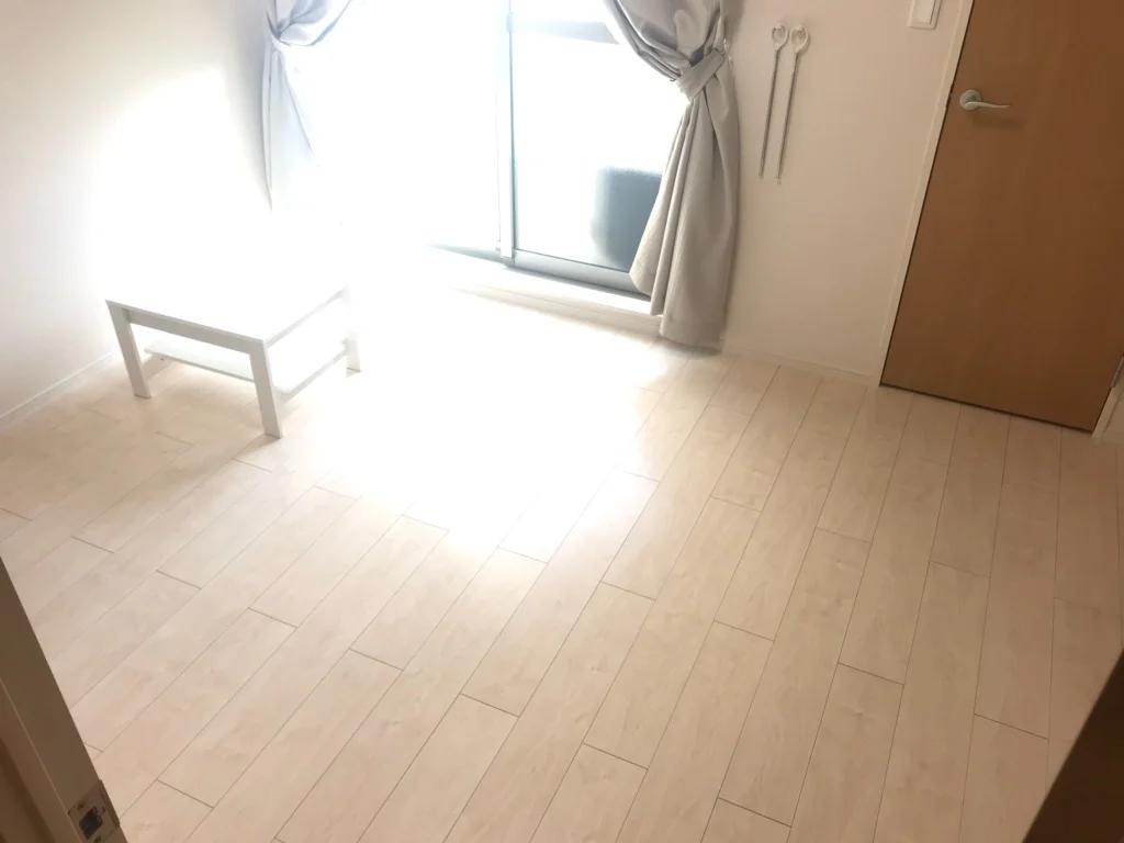 お部屋は白を基調とし、爽やかな雰囲気です♪