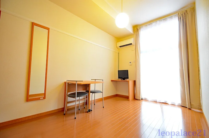 同タイプ部屋の写真となり設備等は現況と異なる場合があります。